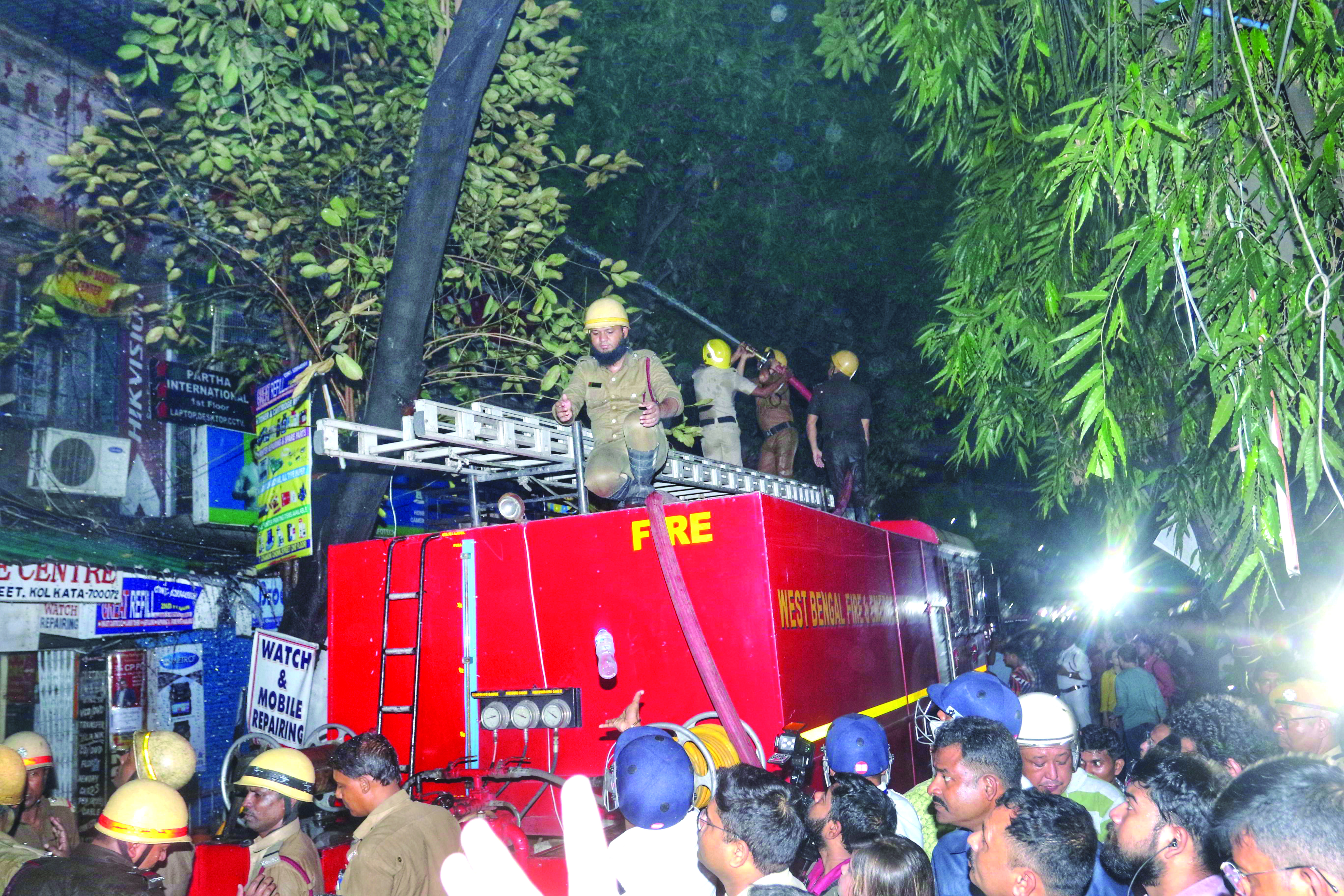 Massive fire breaks out at godown, none hurt Massive fire breaks out at godown, none hurt