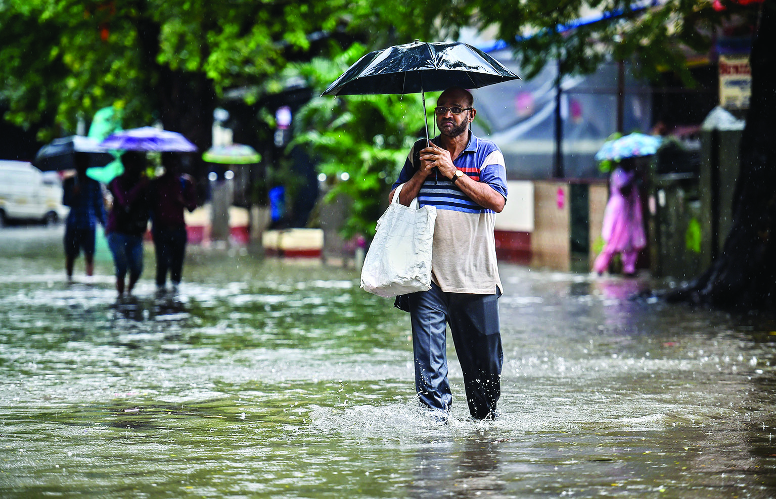 Weatherman predicts rainfall in South Bengal dists over the weekend
