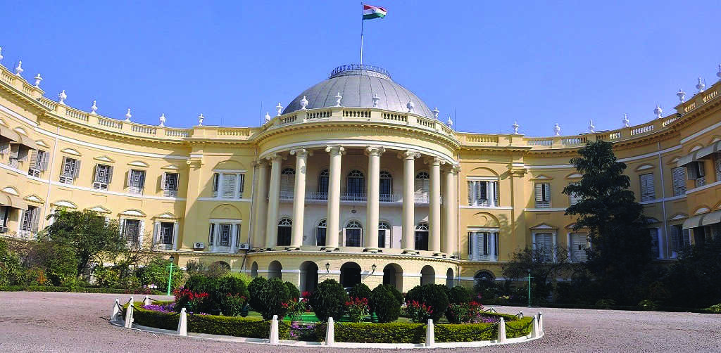 Guv orders police posting removal from residential & office areas of Raj Bhavan