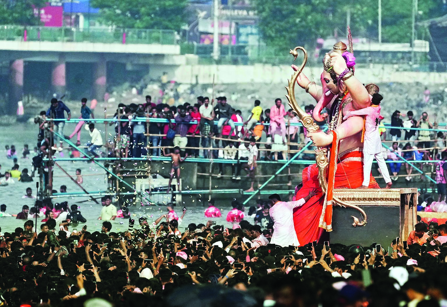 Ganesh idol immersion: 13 dead in separate incidents in Maharashtra Ganesh idol immersion: 13 dead in separate incidents in Maharashtra