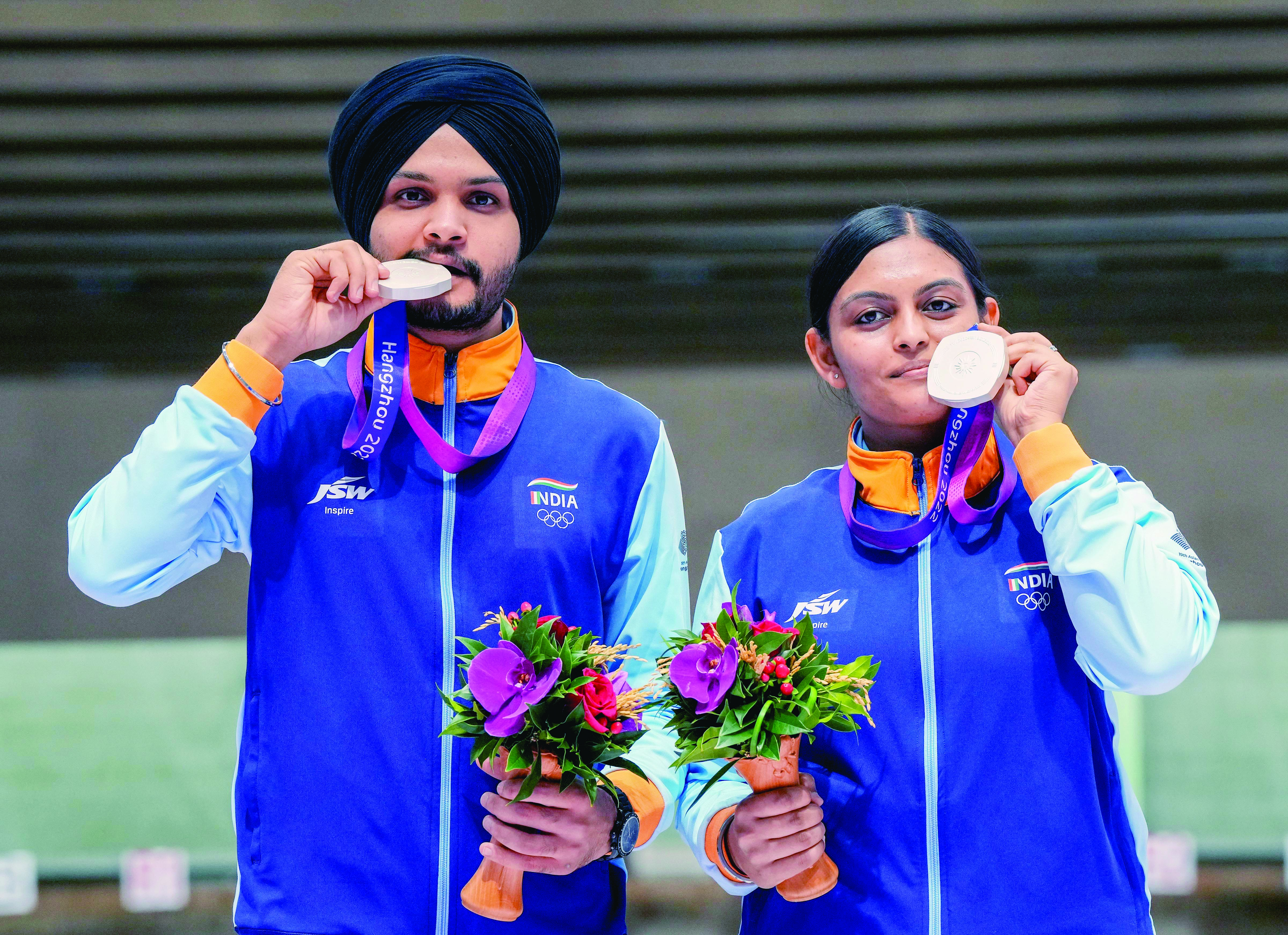 Indian shooters Sarabjot and Divya settle for silver