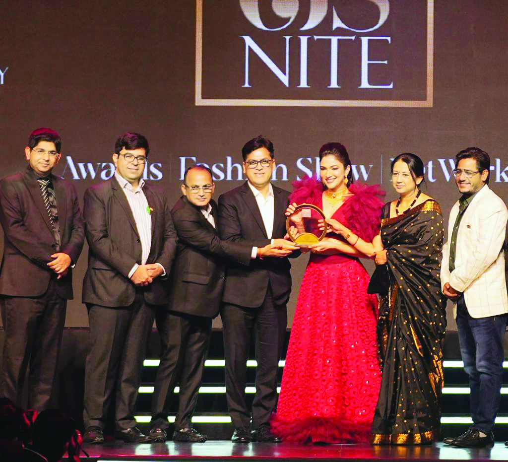 Shyam Sundar Co Jewellers get award as one of leading jewellers