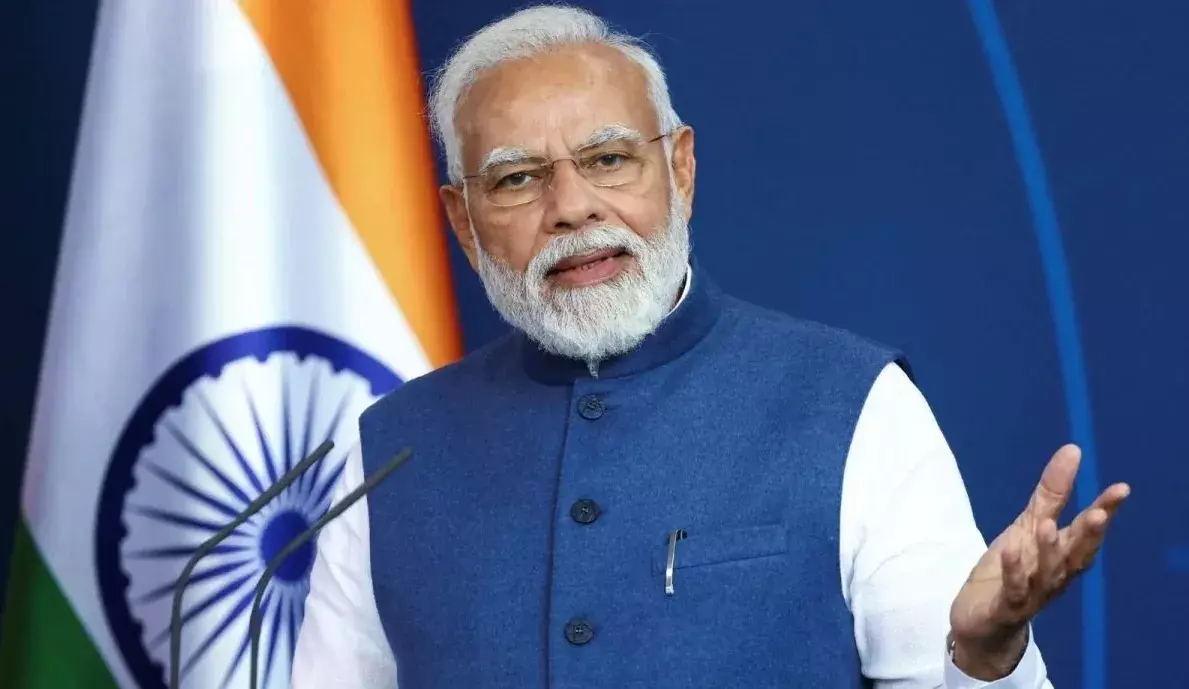 PM Modi pays tribute to Mahatma Gandhi at Rajghat