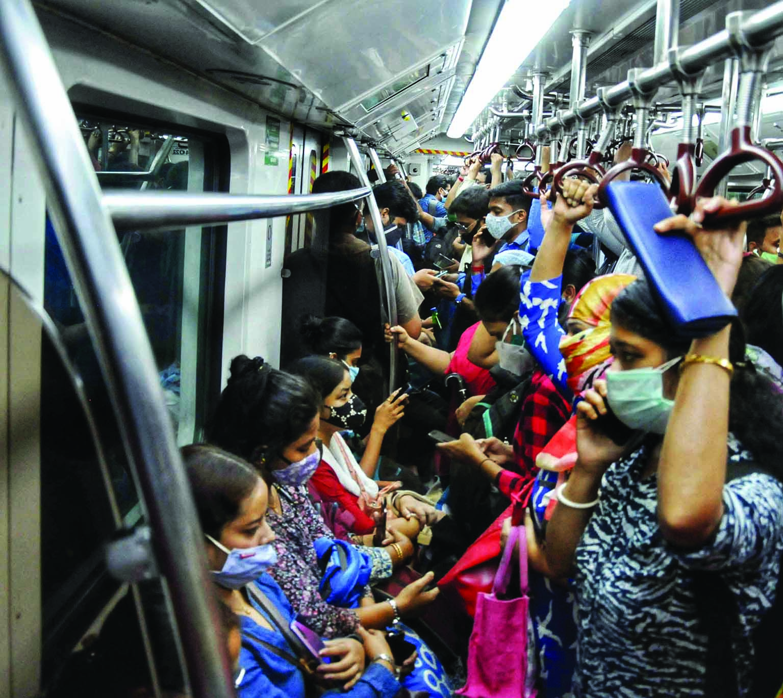 Metro opens additional booking counters at all stations to manage pre-Puja rush