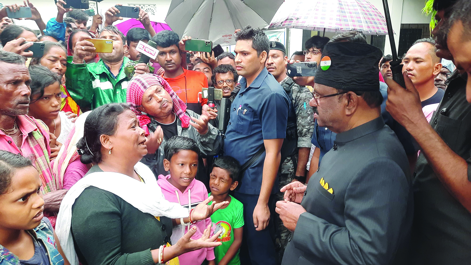 Villagers urge Guv to resume 100 days work & clear dues