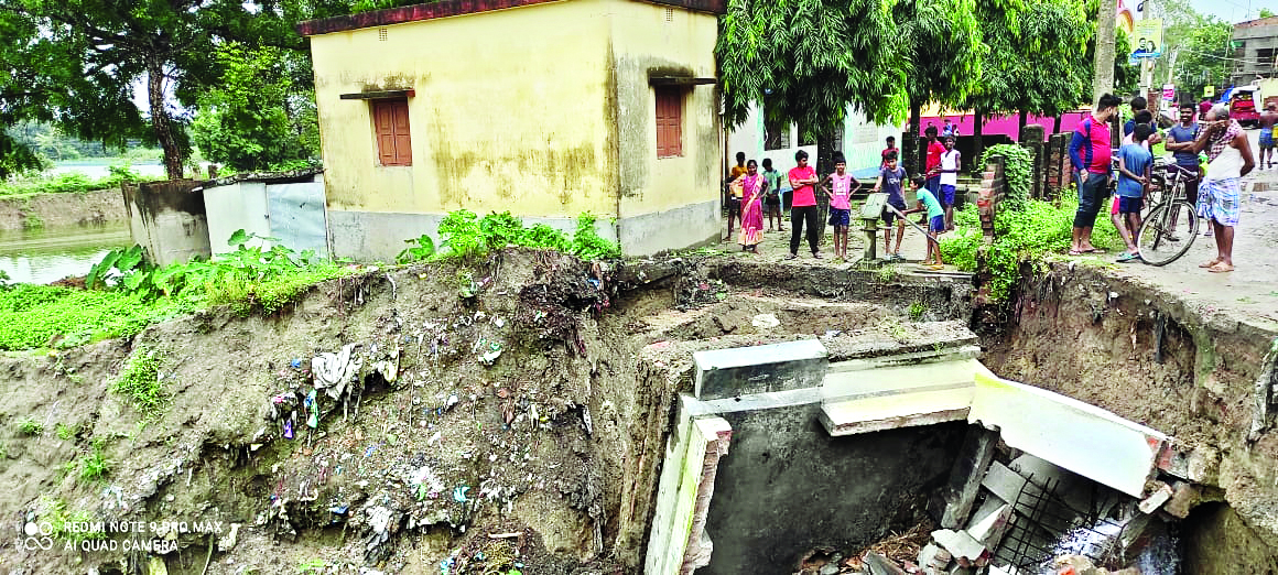 English Bazar civic body to build high drain to tackle waterlogging woes
