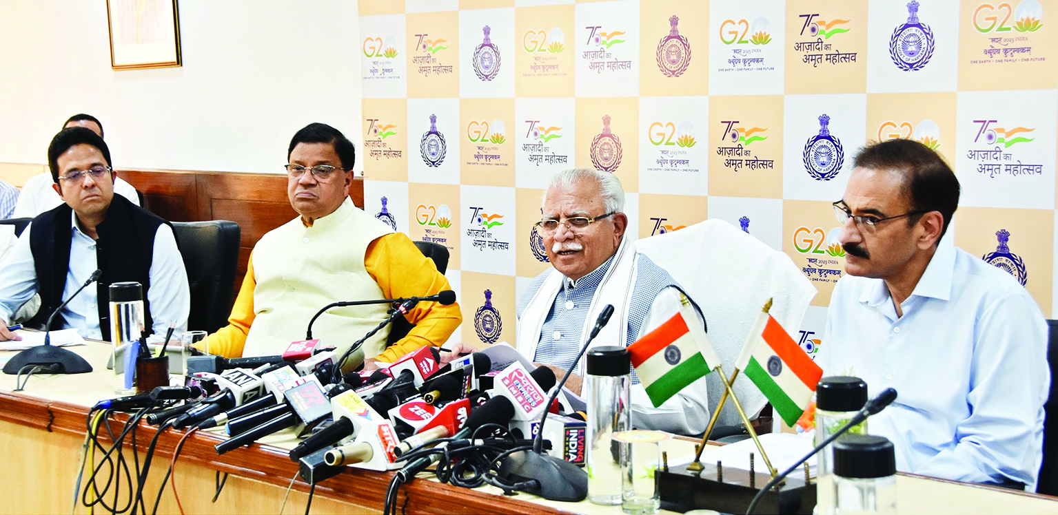 Khattar accuses Mann government of having double stand over SYL issue