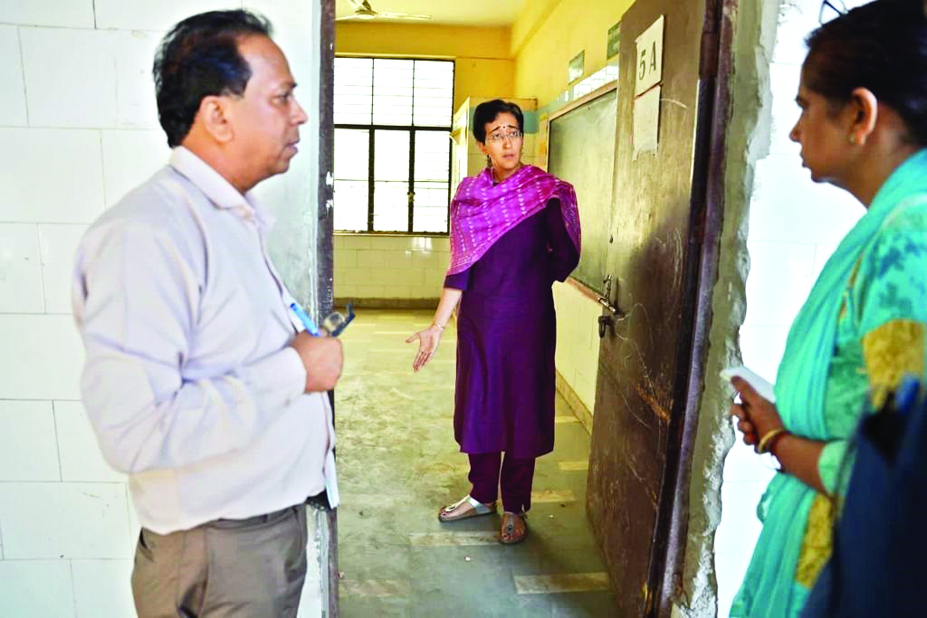 Min finds neglect, mismanagement   at MCD school