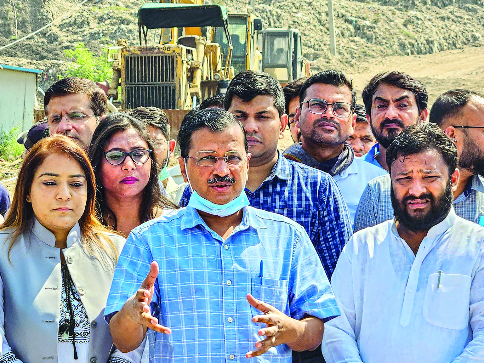 CM: Progress of waste removal at Ghazipur landfill not satisfactory