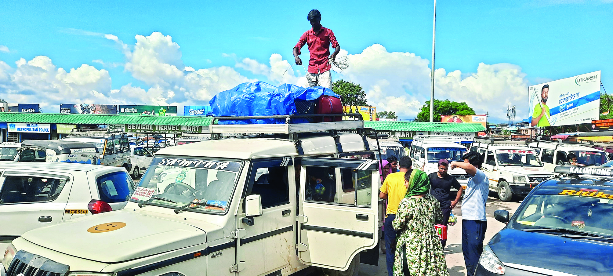Stranded people return from Sikkim, narrate spine-chilling tales