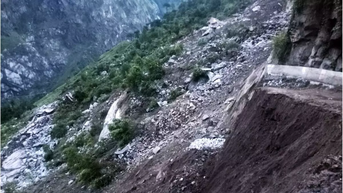 National Highway 5 in Himachal Pradesh blocked after massive landslide at Chaura, pileup of vehicles