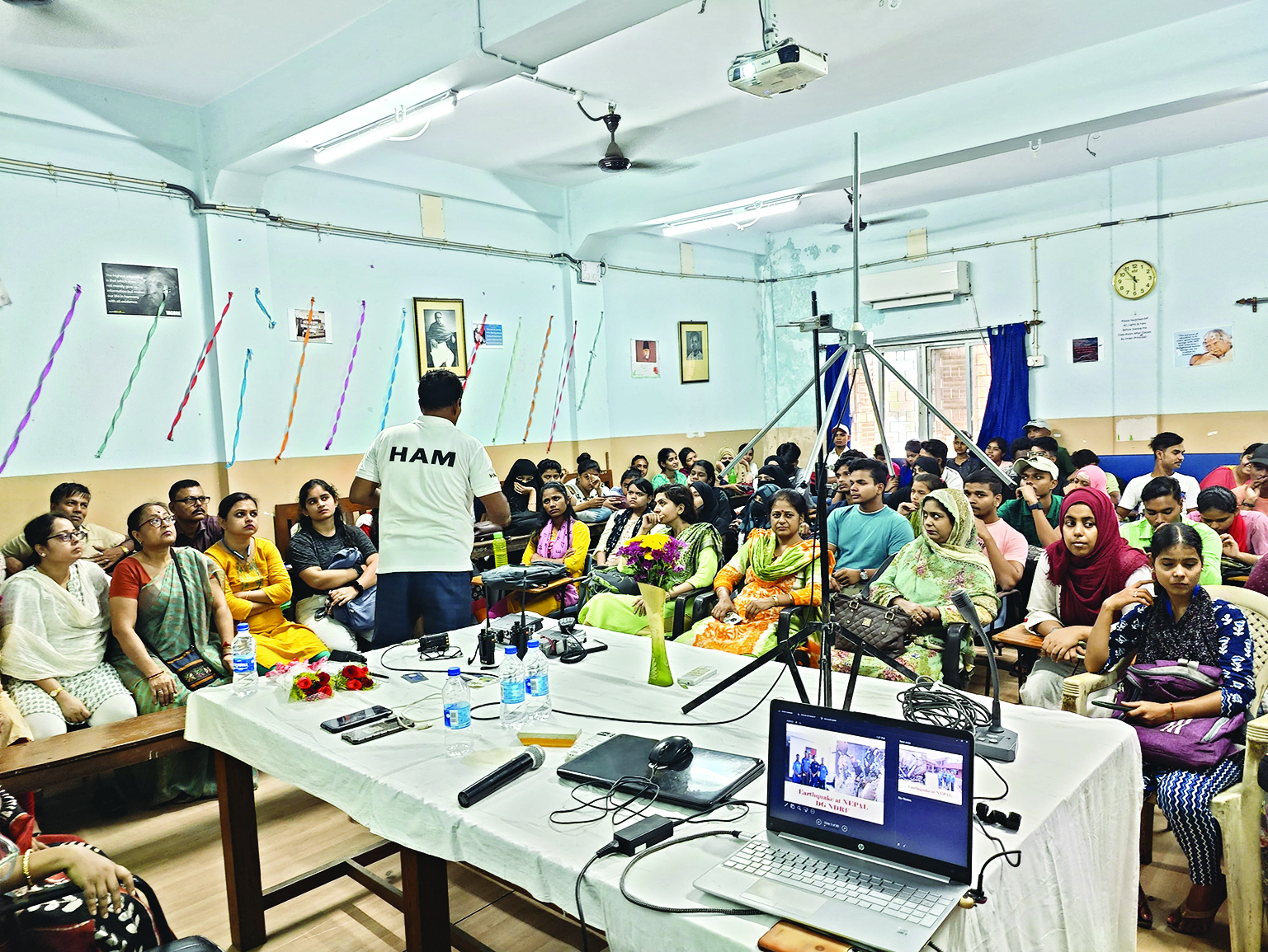 Kidderpore College students get training on ham radio Kidderpore College students get training on ham radio