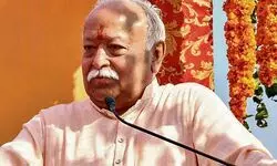 RSS chief Mohan Bhagwat offers prayers at Keralas Sree Padmanabhaswamy Temple