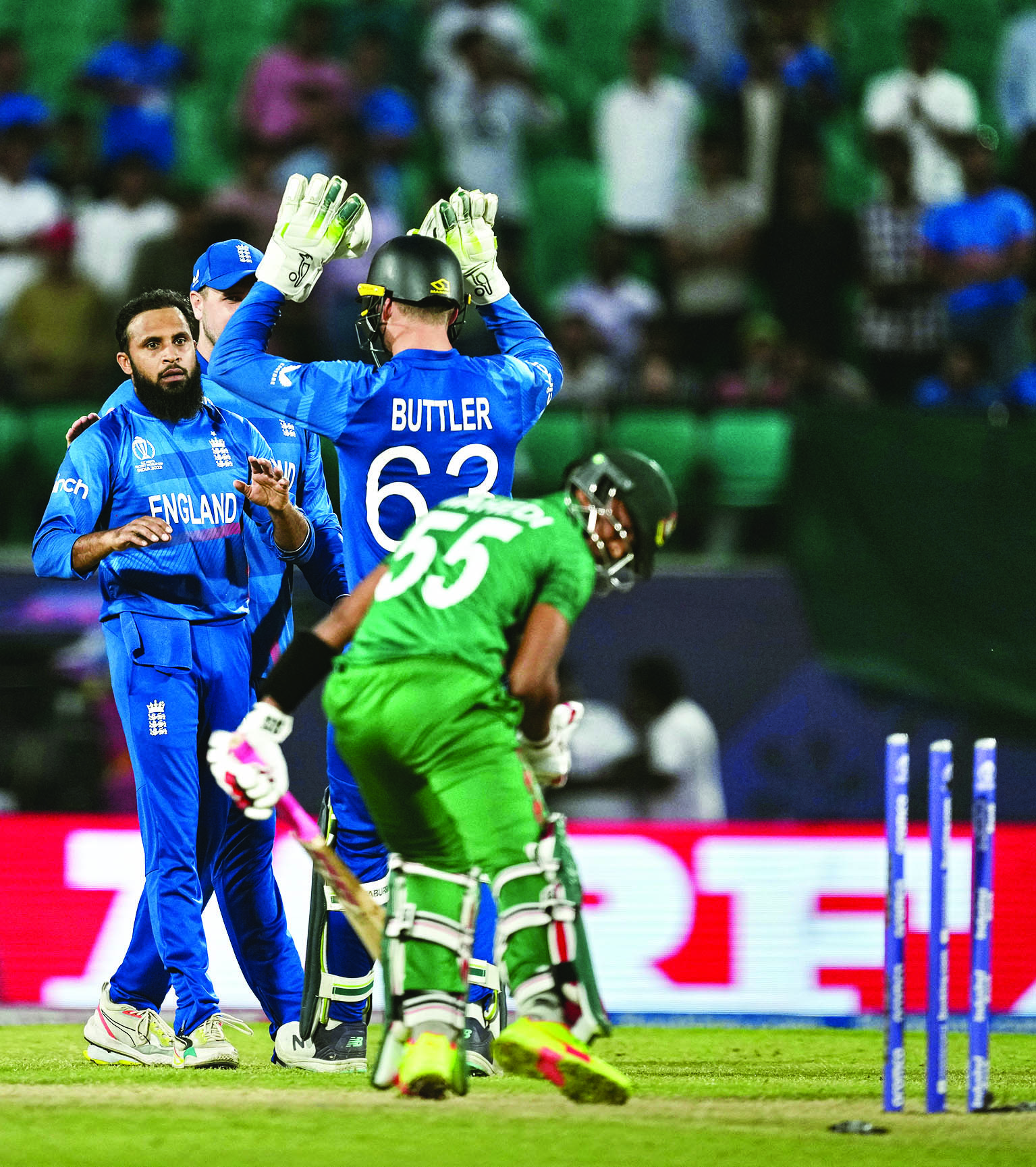 England crush Bangladesh by  137 runs to record 1st win in WC