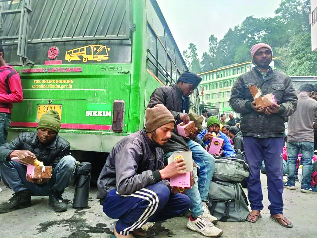 Woman departs for Sikkim in search of her husband Woman departs for Sikkim in search of her husband