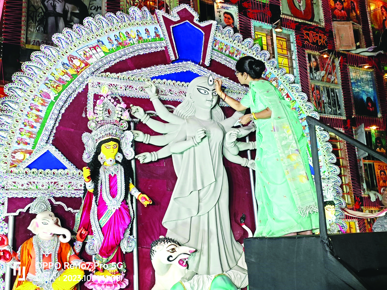 Minister Shashi Panja paints Goddess Durga’s eyes at Kashi Bose Lane Minister Shashi Panja paints Goddess Durga’s eyes at Kashi Bose Lane