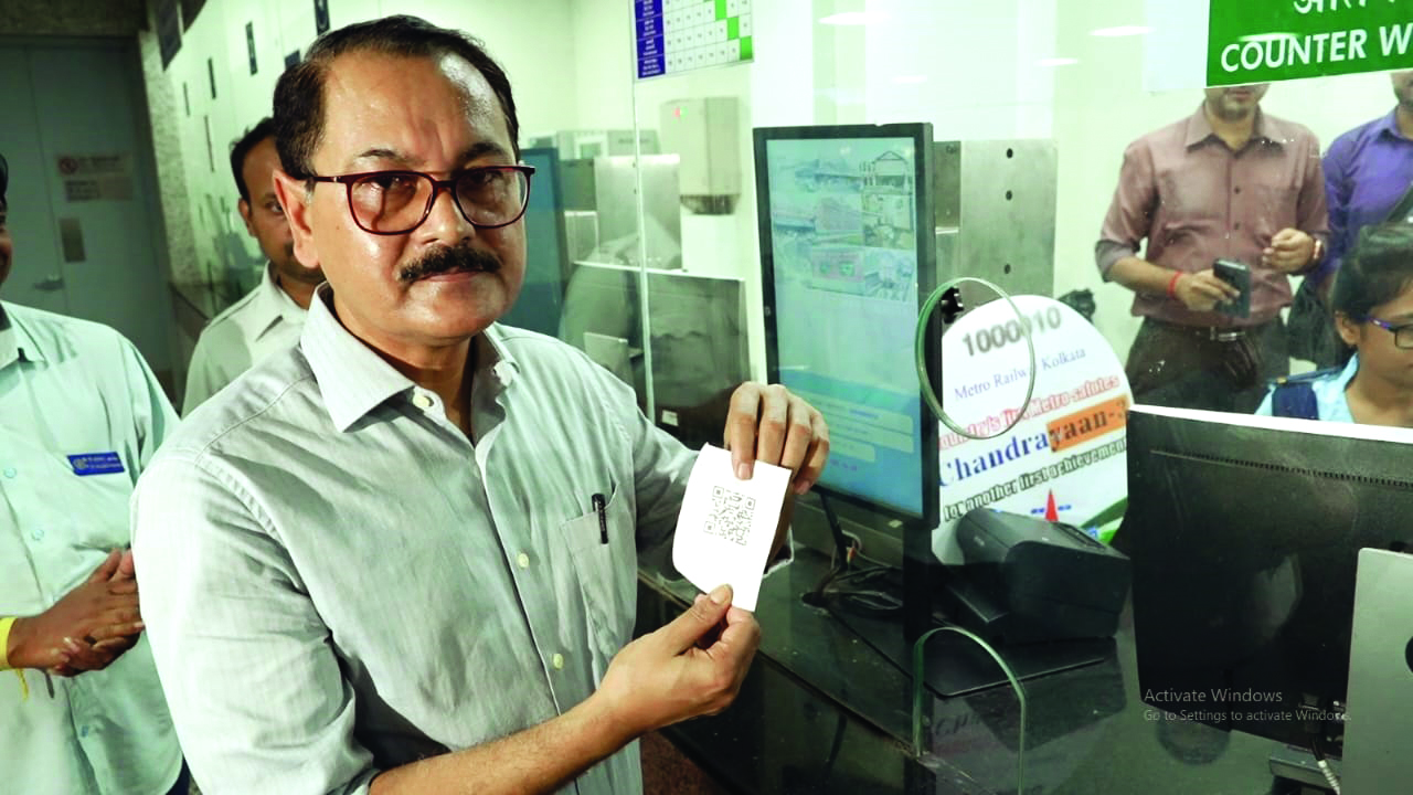 Paper-based QR Code ticketing system launched at Sealdah Metro Station Paper-based QR Code ticketing system launched at Sealdah Metro Station