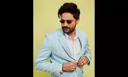 Jaideep Ahlawat finds it difficult to watch himself on screen Jaideep Ahlawat finds it difficult to watch himself on screen