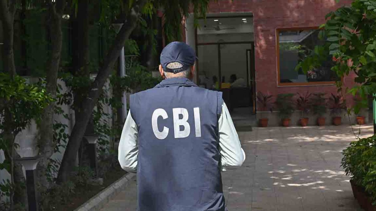 CBI raids 50 locations in West Bengal, Gangtok, books 24 in passport scam CBI raids 50 locations in West Bengal, Gangtok, books 24 in passport scam