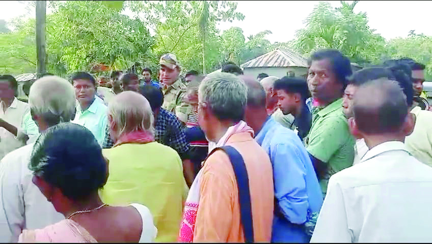 People ask BJP MLA to clear MGNREGS dues