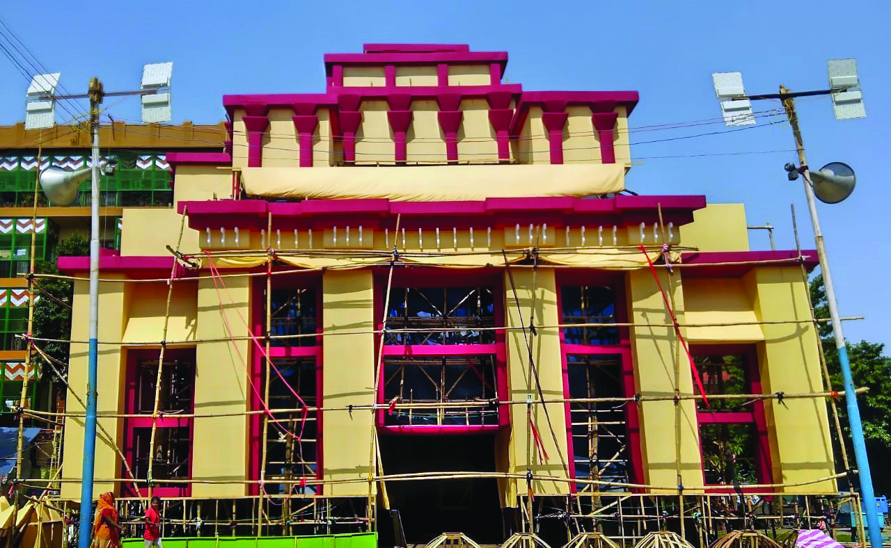 ‘Sabeki pujas’ make tradition tick in time of themes