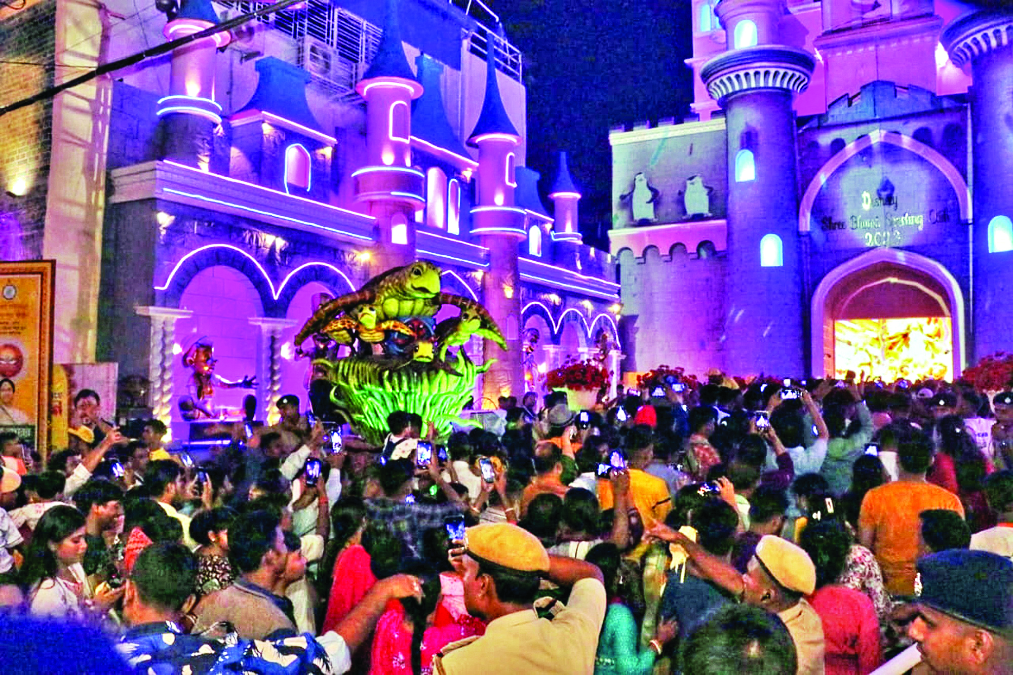 Festive fervour: Lakhs throng Puja pandals on Panchami Festive fervour: Lakhs throng Puja pandals on Panchami