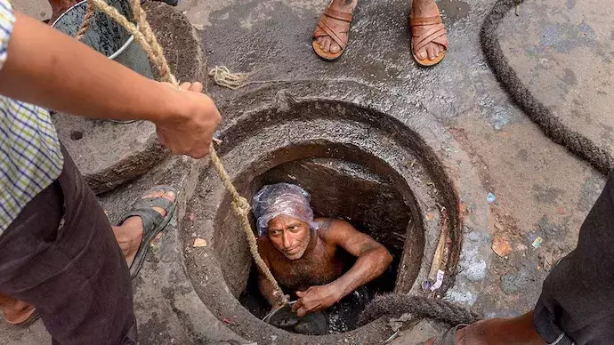 Supreme Court tells Centre, states to eradicate manual scavenging