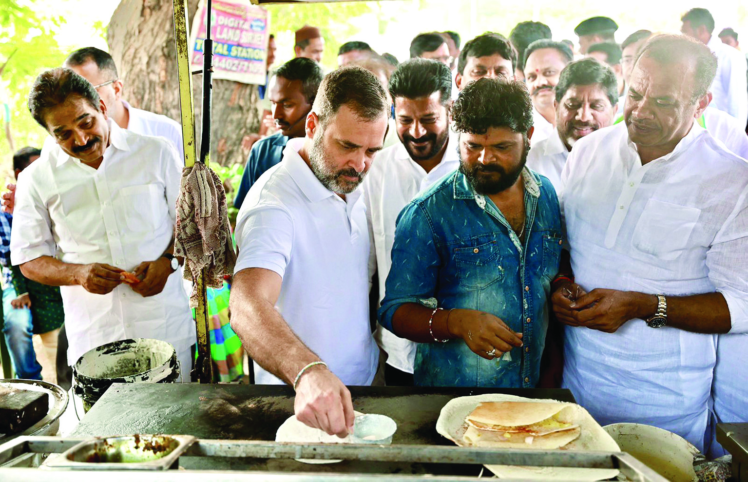Rahul assures support price to turmeric farmers in Telangana Rahul assures support price to turmeric farmers in Telangana