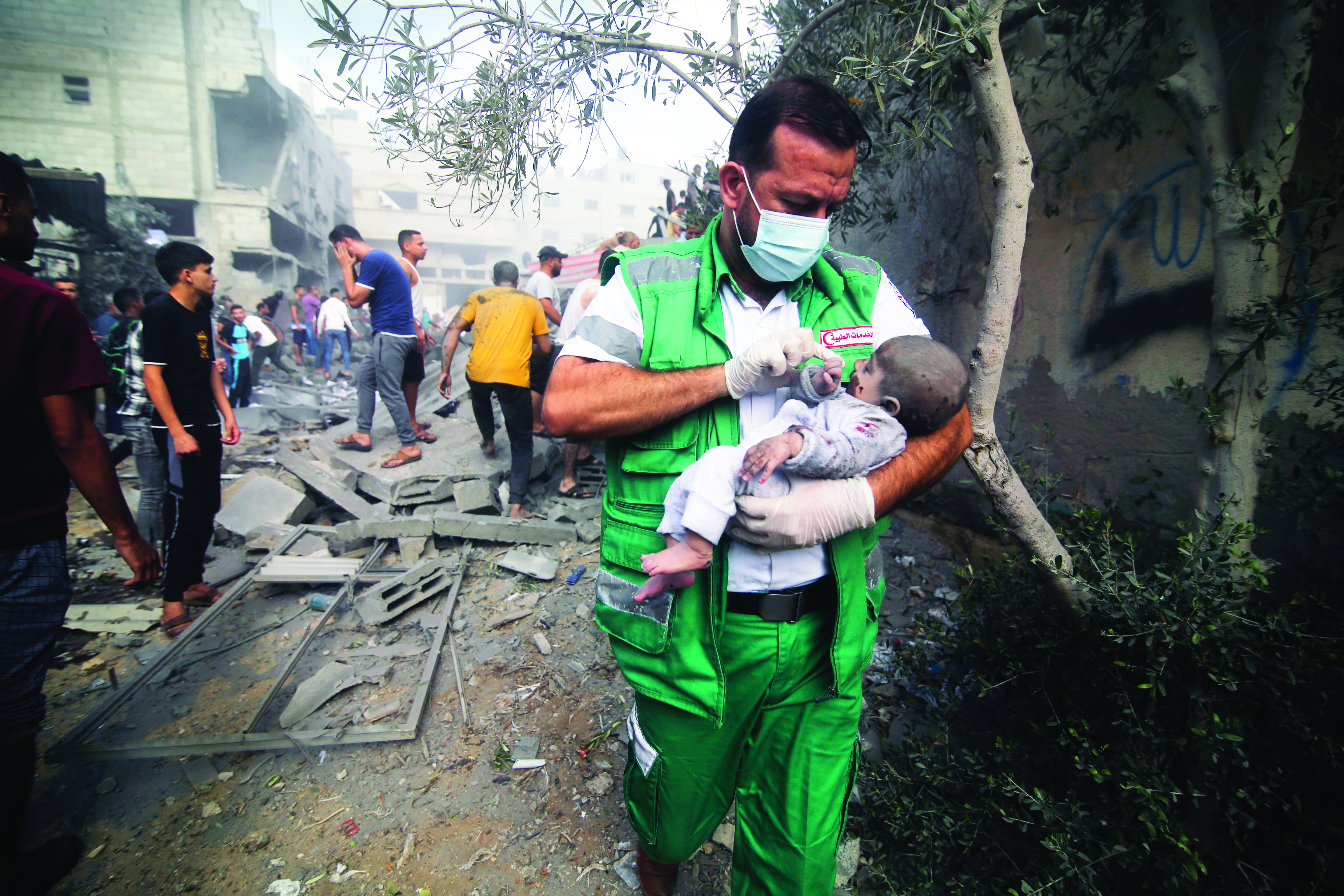 UN leaders, agencies welcome aid convoy’s entry into Gaza