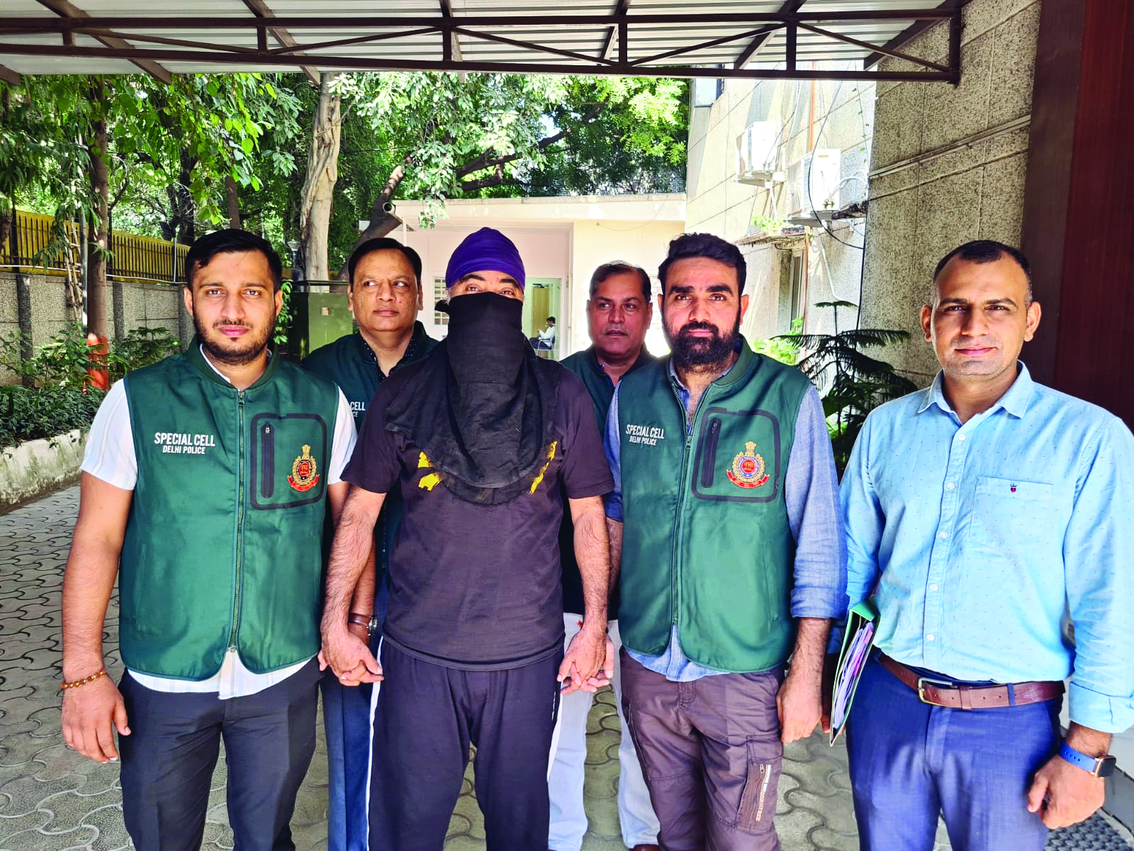 Drug supplier in cop net