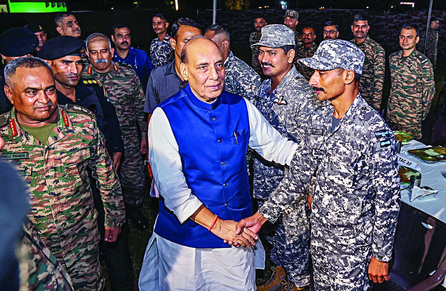 Rajnath interacts with Army soldiers in Assam’s Tezpur Rajnath interacts with Army soldiers in Assam’s Tezpur