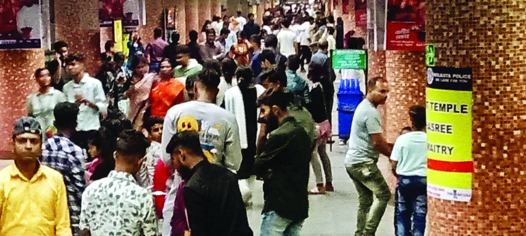 ‘Metro earns revenue of about Rs 6.12 cr during Puja’
