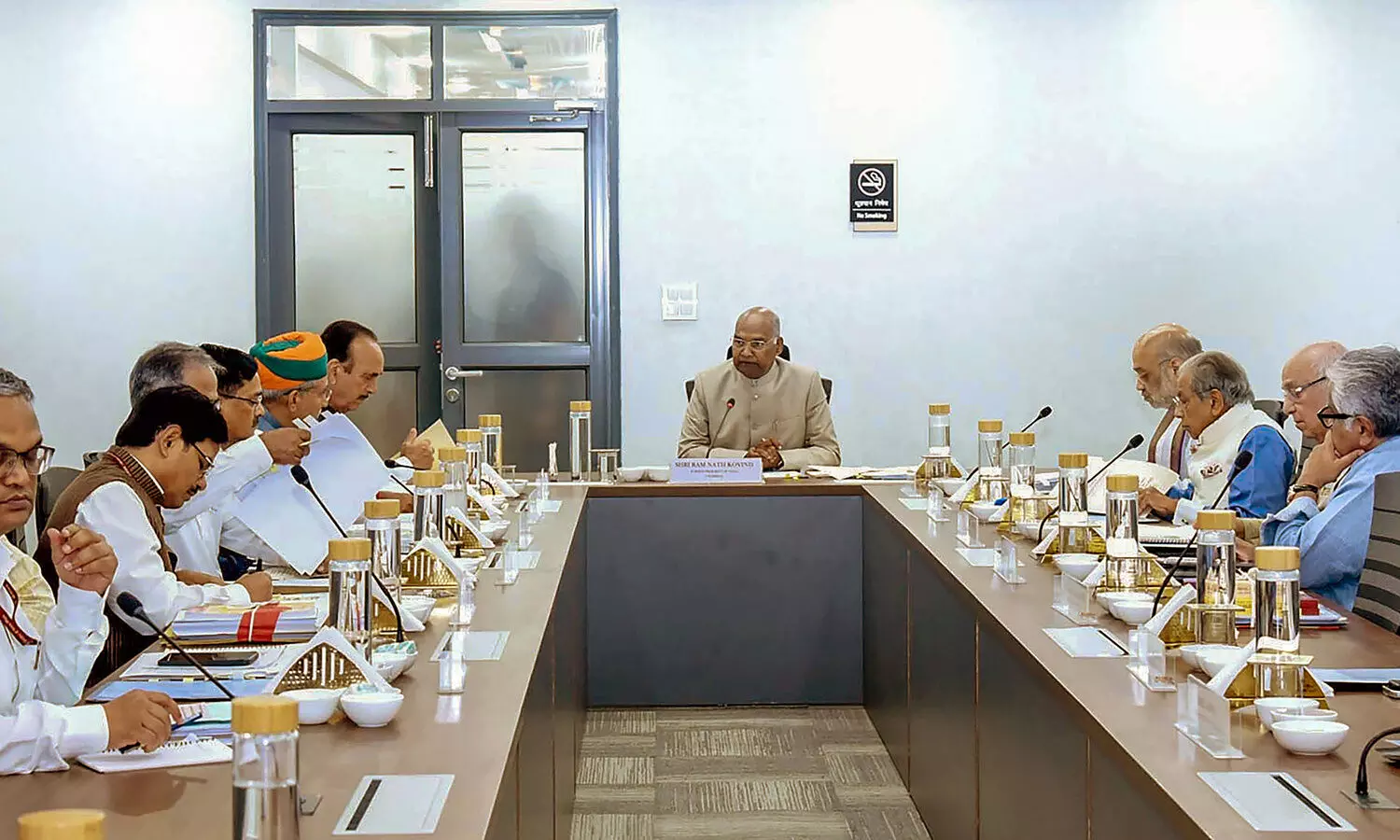 Law Commission meets Kovind panel on simultaneous polls