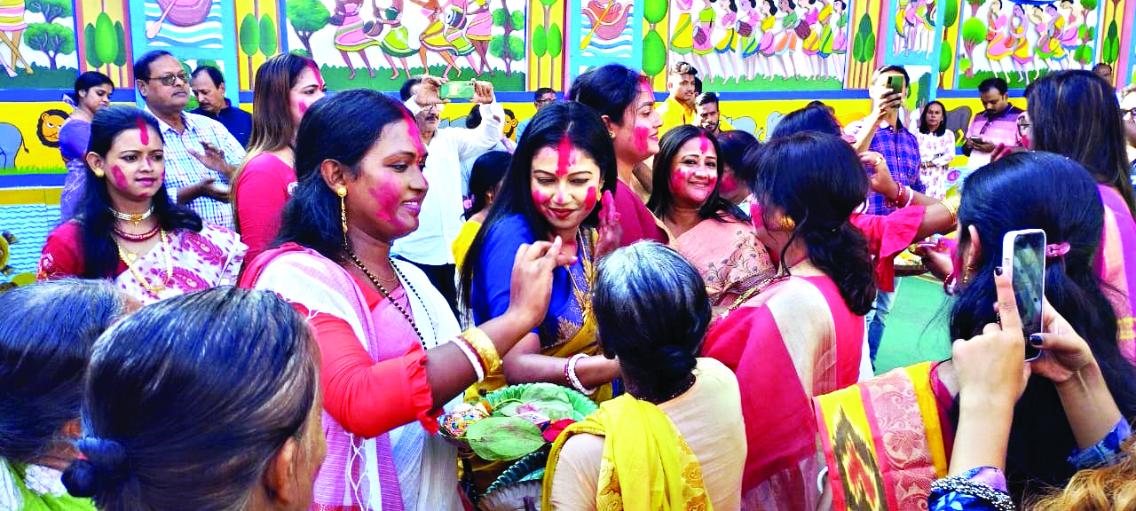 Widows, third gender also participate in ‘Shidoor Khela’