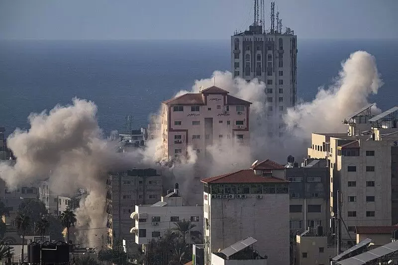 Russia maneuvers carefully over the Israel-Hamas war as it seeks to expand its global clout