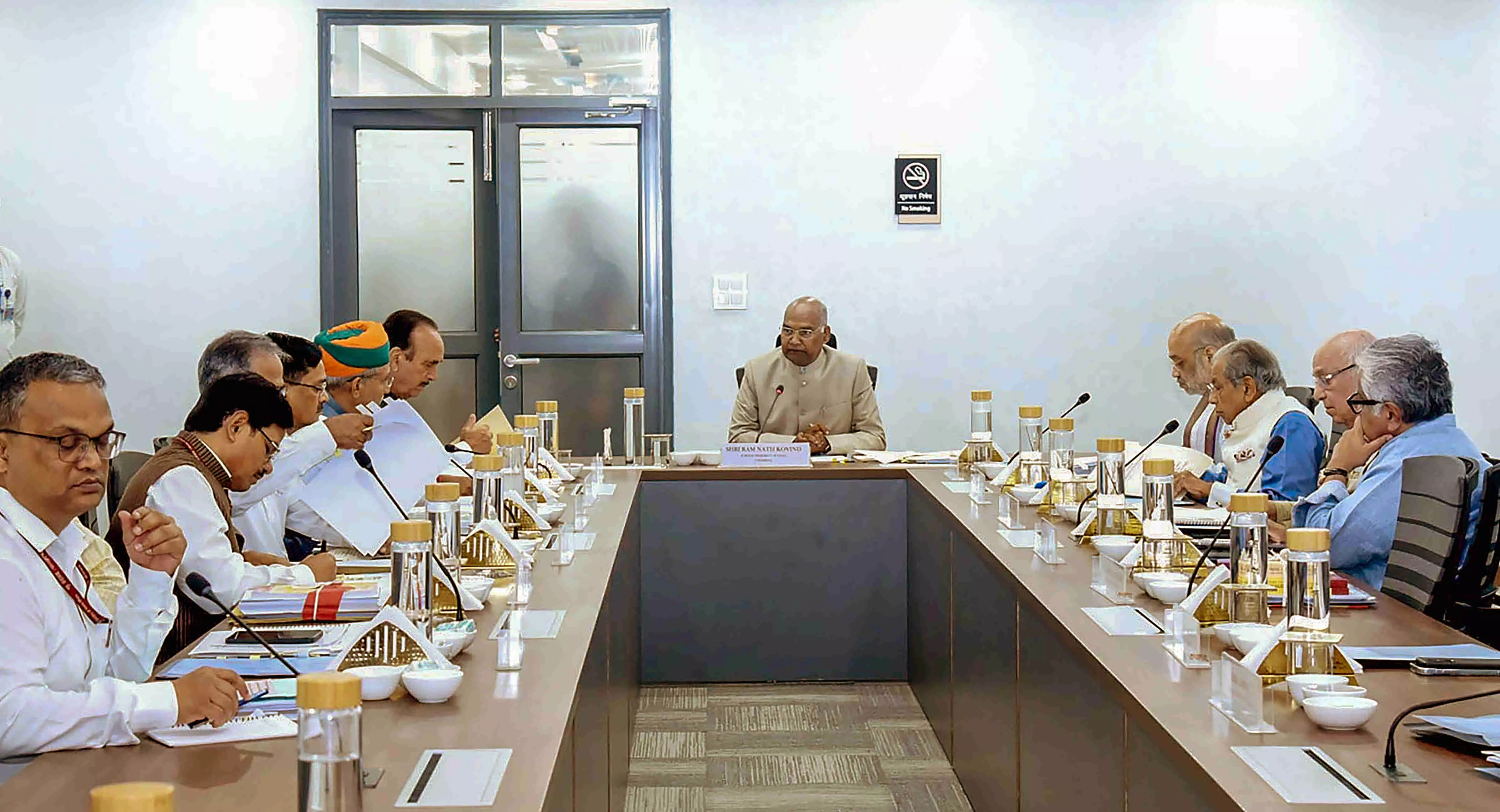 Law Commission meets Kovind panel on simultaneous polls