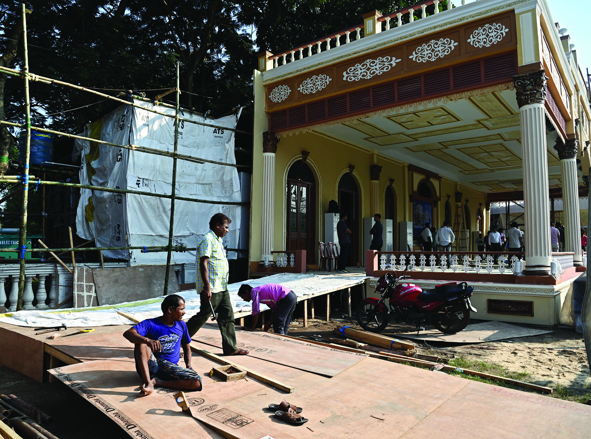 Red Road Puja Carnival: Police lays out detailed plan for traffic movement Red Road Puja Carnival: Police lays out detailed plan for traffic movement