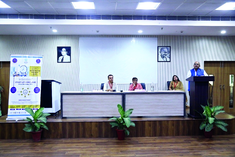 Udhmodya Foundation kicks off 2-day Start-up Accelerator Prog at DU Udhmodya Foundation kicks off 2-day Start-up Accelerator Prog at DU