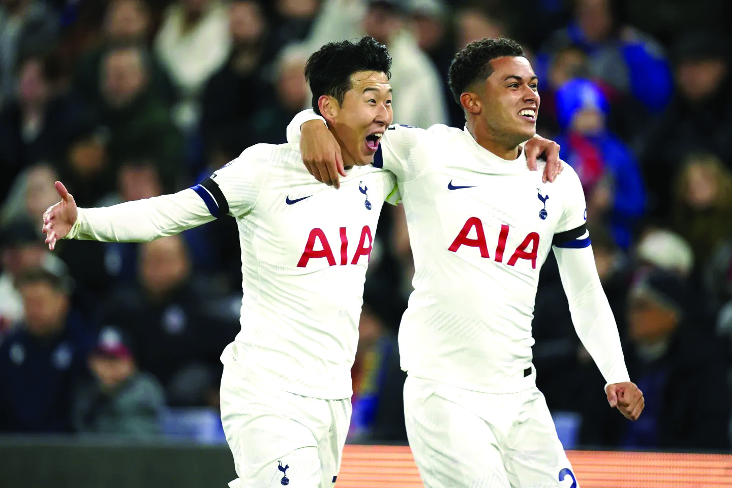 Son scores again as Tottenham beat Crystal Palace 2-1 to extend Premier League lead