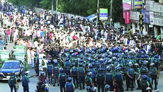 Bangladesh calls out paramilitary force as tension escalates over rival political rallies Bangladesh calls out paramilitary force as tension escalates over rival political rallies