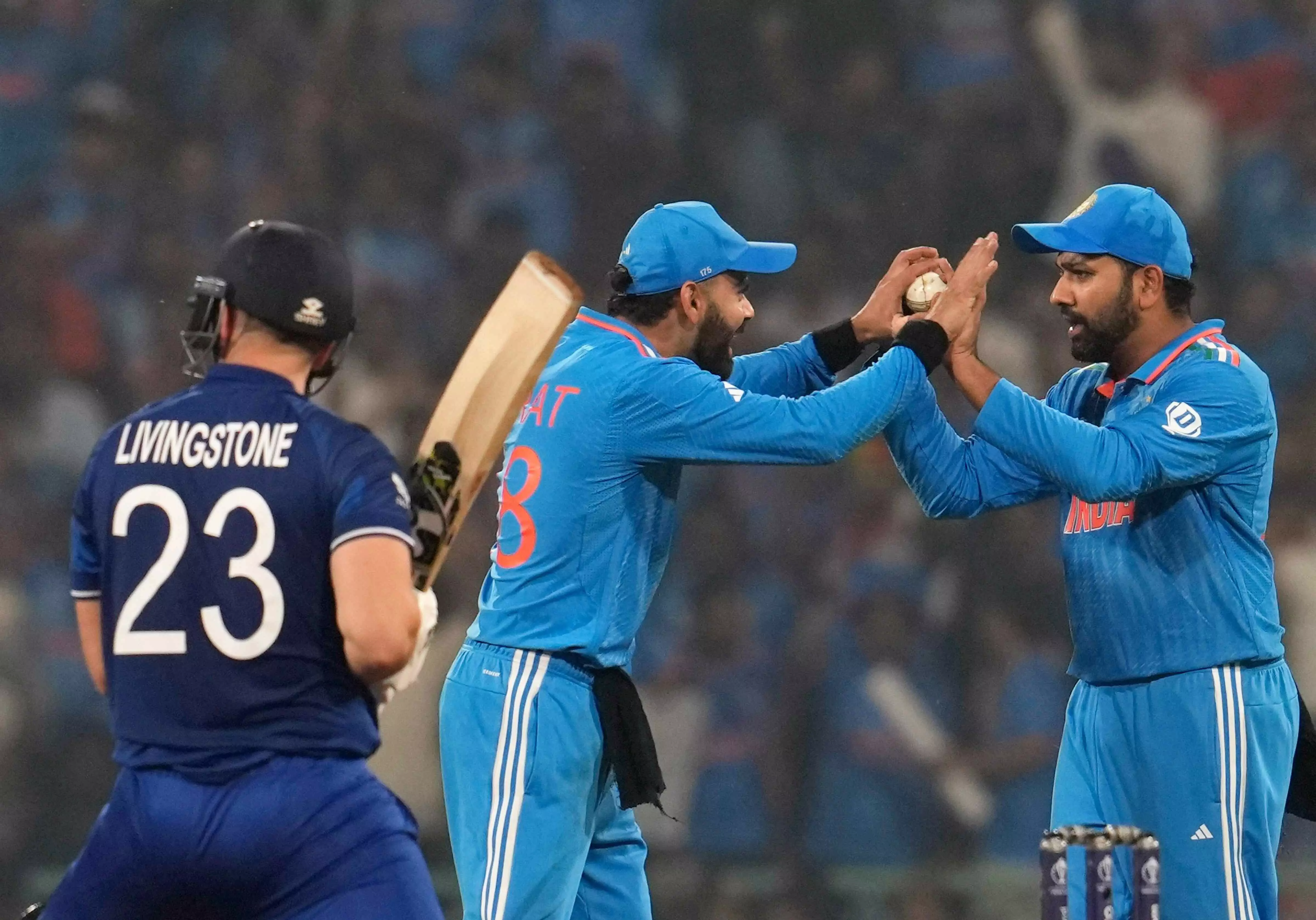 India continue unbeaten run in World Cup, crush England by 100 runs
