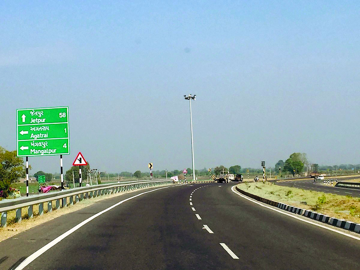 NHAI awards 2 highway projects with 400 km length under TOT model for Rs 6,584 crore NHAI awards 2 highway projects with 400 km length under TOT model for Rs 6,584 crore