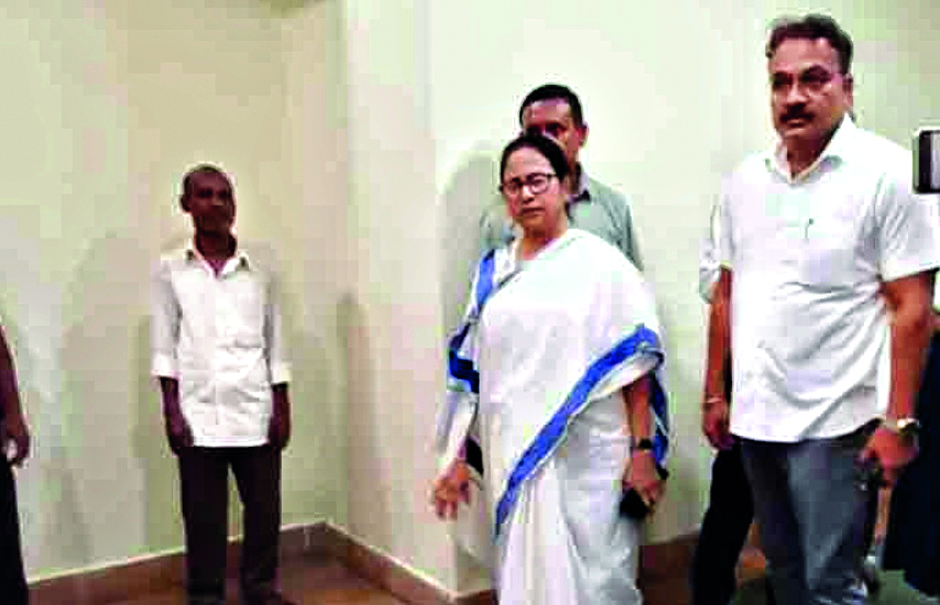 Mamata visits Nabanna after about 50 days