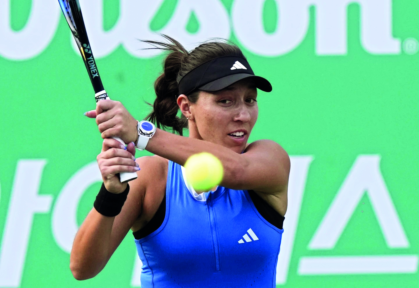 Jessica Pegula beats No. 1 Aryna Sabalenka at WTA Finals and clinches a spot in the semis