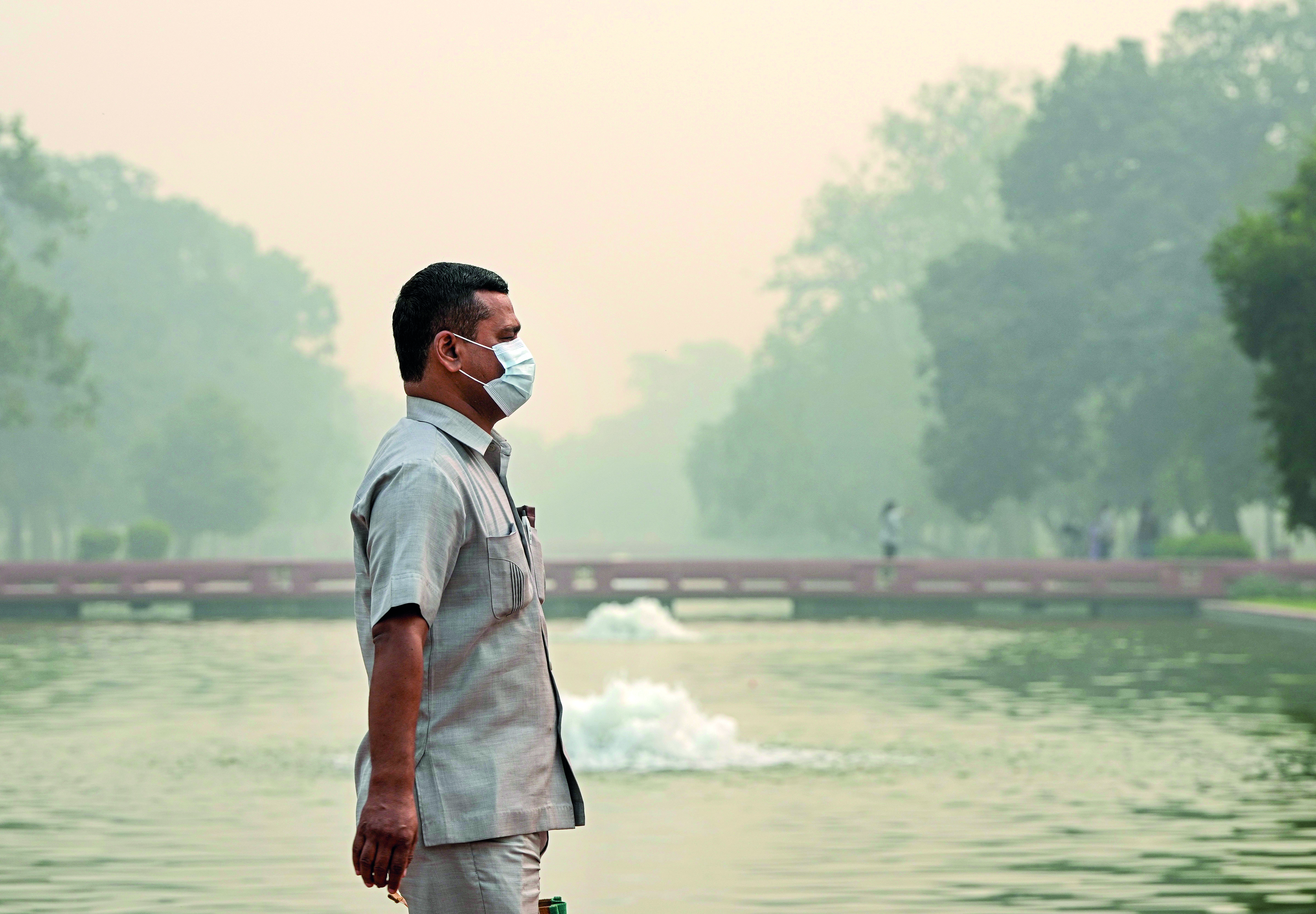 Delhiites mask up again as air quality worsens