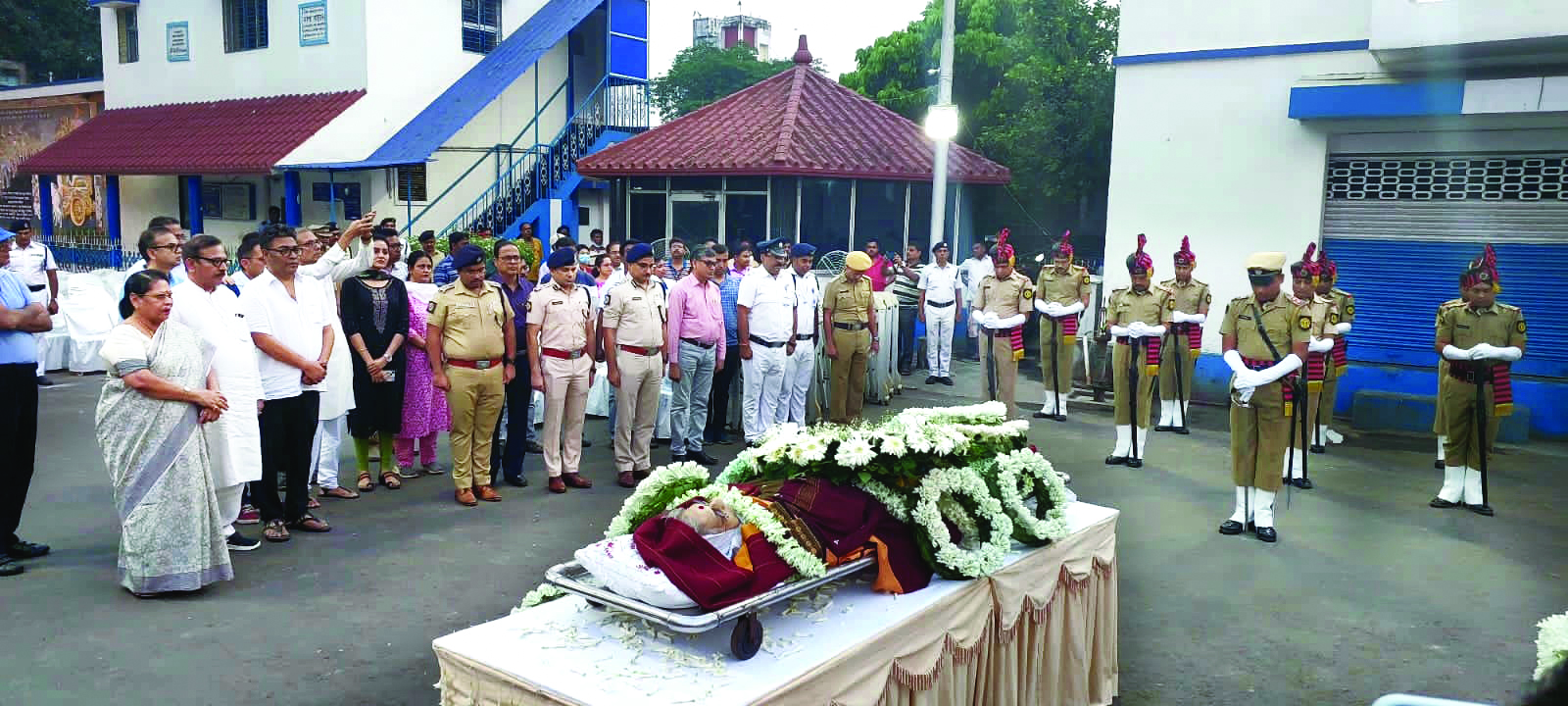 Abhijit Vinayak Banerjee’s mother passes away; cremated with full state honours Abhijit Vinayak Banerjee’s mother passes away; cremated with full state honours