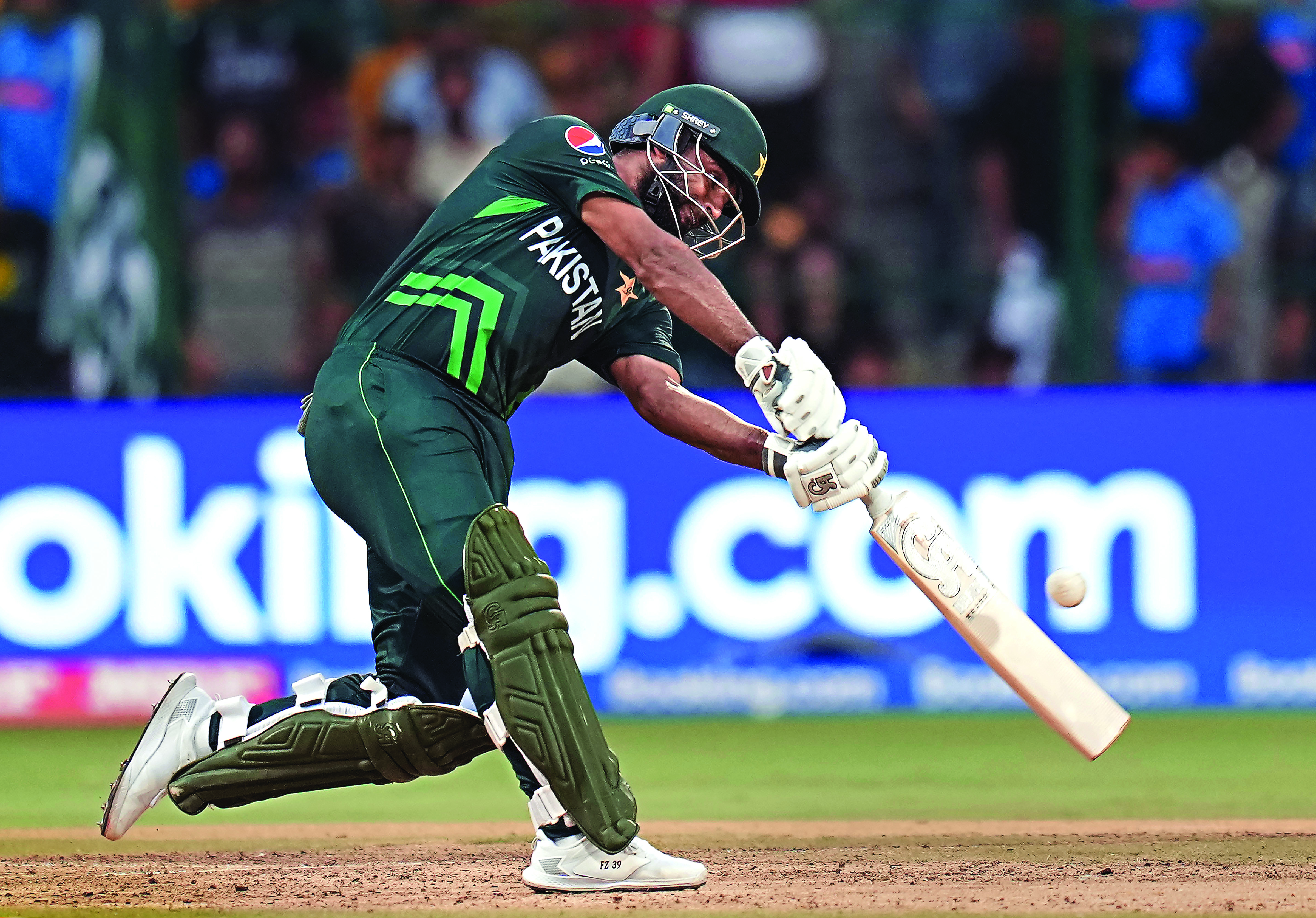 Luck & pluck keep gritty Pak alive in semifinal race Luck & pluck keep gritty Pak alive in semifinal race