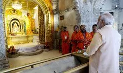 PM Modi visits Dongargarh in poll-bound Chhattisgarh, meets Acharya Vidyasagar Maharaj