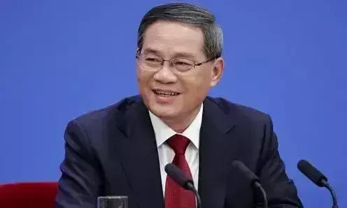 China Premier Li seeks to bolster his countrys economic outlook at the Shanghai export fair China Premier Li seeks to bolster his countrys economic outlook at the Shanghai export fair