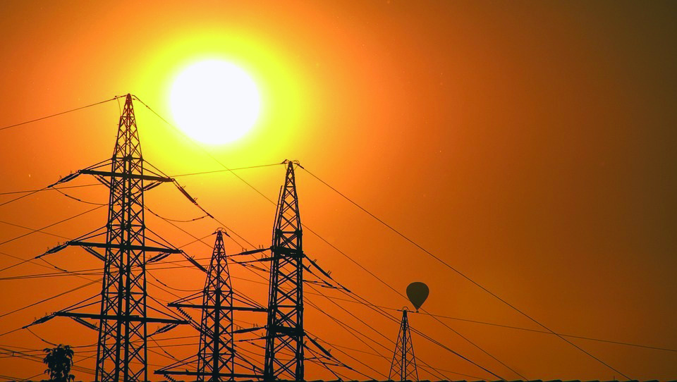 Power Minister R K Singh directs states to run power plants at full capacity to meet rising electricity demand Power Minister R K Singh directs states to run power plants at full capacity to meet rising electricity demand